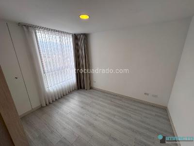 Apartamento de 2 alcobas en arriendo en Los Colores, Medellín, 75 m² · foto 7 de 15