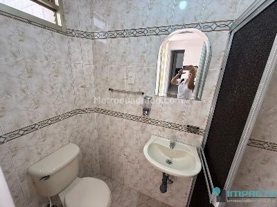 Casa en arriendo en Laureles Nogal, Medellín · foto 19 de 20