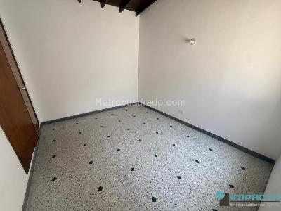 Apartamento de 3 alcobas en arriendo en La Castellana, Medellín, 85 m² · foto 11 de 19