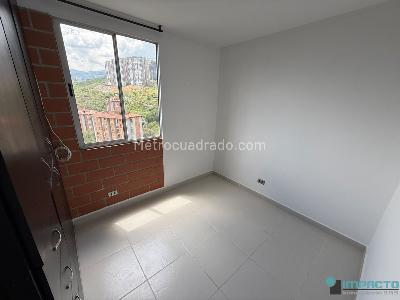 Apartamento de 3 alcobas en arriendo en Calasanz, Medellín, 75 m² · foto 10 de 18