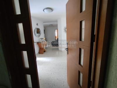 Apartamento en venta en La Riviera, Cúcuta · foto 2 de 19