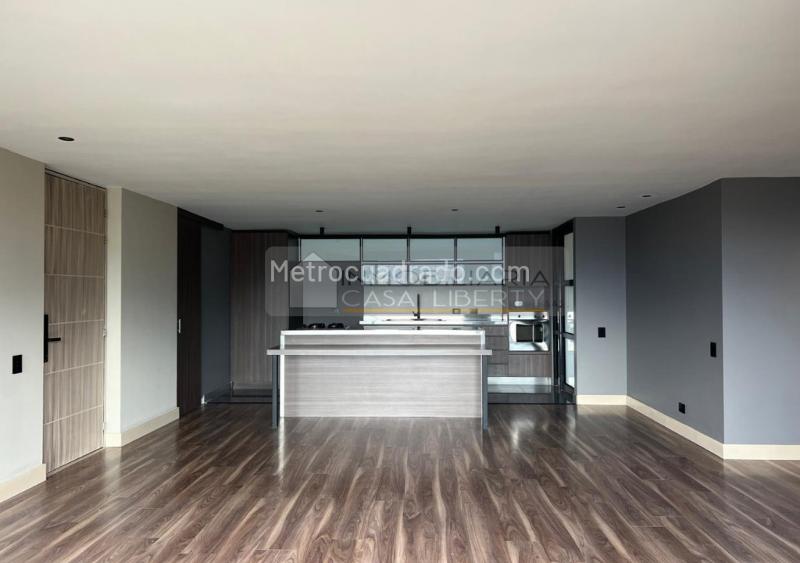 Apartamento Moderno de 2 Alcobas con Balcón en San Lucas - 4