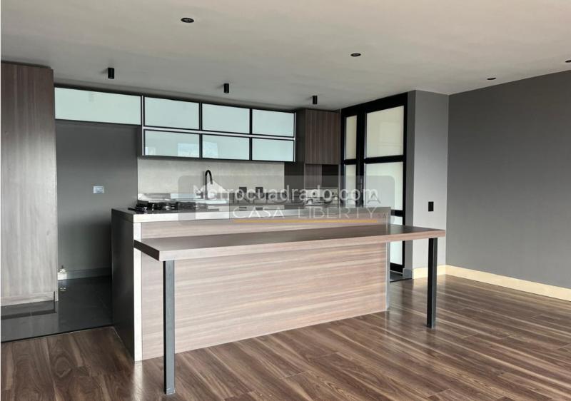 Apartamento Moderno de 2 Alcobas con Balcón en San Lucas - 5