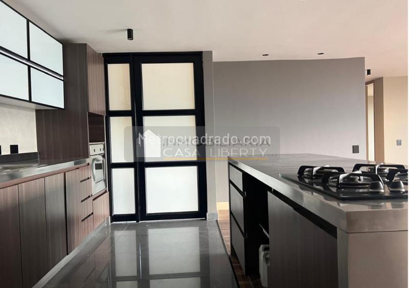Apartamento Moderno de 2 Alcobas con Balcón en San Lucas - 6