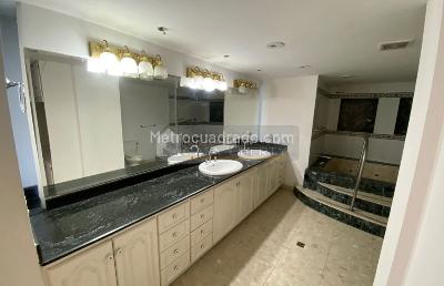 Apartamento de 3 alcobas en venta en Loma De Los Parra, Medellín, 170 m² · foto 12 de 16
