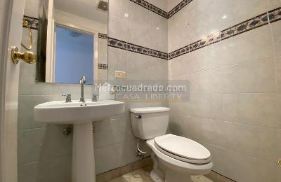 Apartamento de 3 alcobas en venta en Loma De Los Parra, Medellín, 170 m² · foto 13 de 16