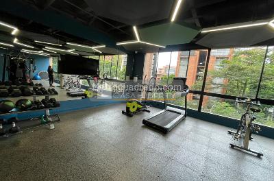 Apartamento de 2 alcobas en venta en El Poblado, Medellín, 93 m² · foto 10 de 16