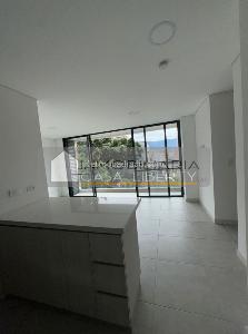 Apartamento de 3 alcobas en venta en Laureles, Medellín, 75 m² · foto 2 de 20