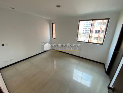 Apartamento de 3 alcobas en venta en Laureles, Medellín, 107 m² · foto 12 de 15