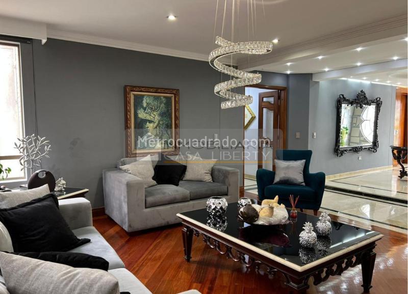 Elegant 4BR Apartment with Private Elevator in Loma De Los Parra - 5
