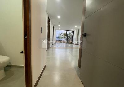 Apartamento de 3 alcobas en venta en Las Palmas, Medellín, 133 m² · foto 2 de 20