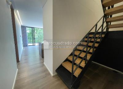 Apartamento de 2 alcobas en venta en Las Palmas, Medellín, 199 m² · foto 2 de 20