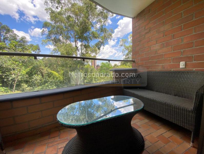 Furnished 4BR Apartment with 3 Baths in Los Balsos - 4