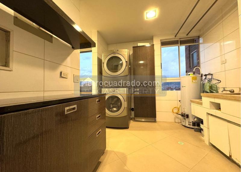 Penthouse de Lujo de 5 Alcobas en Laureles - 6
