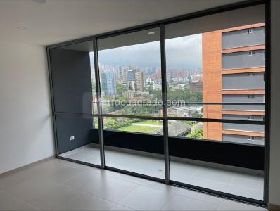 Apartamento de 2 alcobas en venta en El Poblado, Medellín, 85 m² · foto 3 de 15