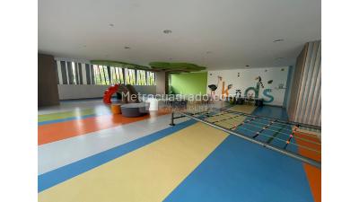 Apartamento de 2 alcobas en venta en El Poblado, Medellín, 85 m² · foto 14 de 15