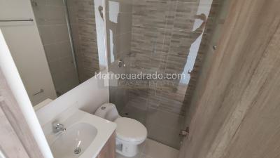 Apartamento de 3 alcobas en arriendo en El Poblado, Medellín, 122 m² · foto 8 de 20