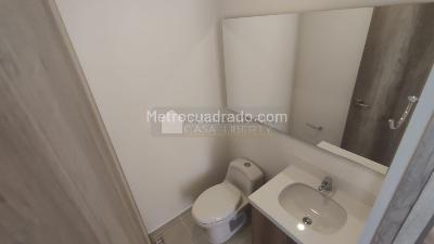 Apartamento de 3 alcobas en arriendo en El Poblado, Medellín, 122 m² · foto 10 de 20