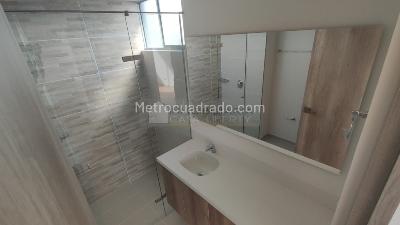 Apartamento de 3 alcobas en arriendo en El Poblado, Medellín, 122 m² · foto 13 de 20