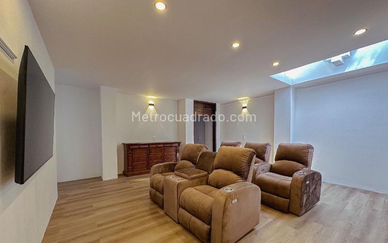 Remodeled Luxury Penthouse in Provenza - 9