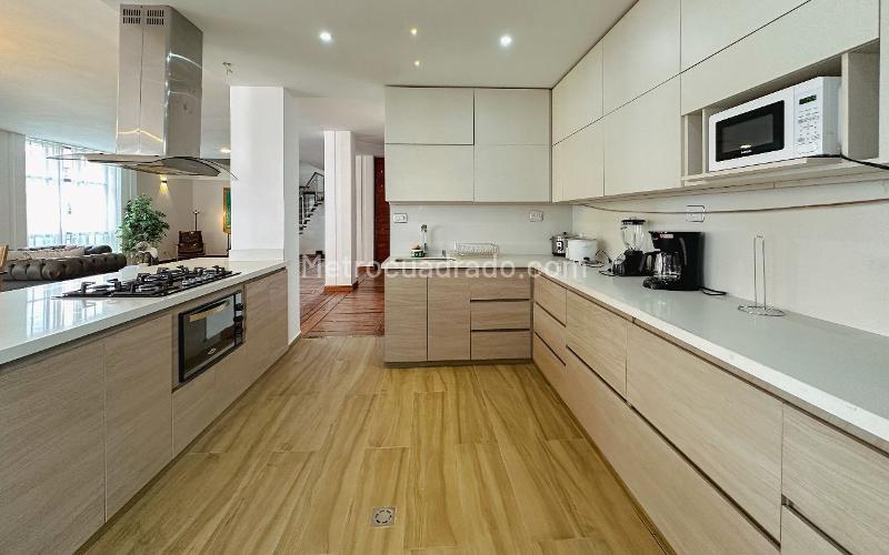 Remodeled Luxury Penthouse in Provenza - 4