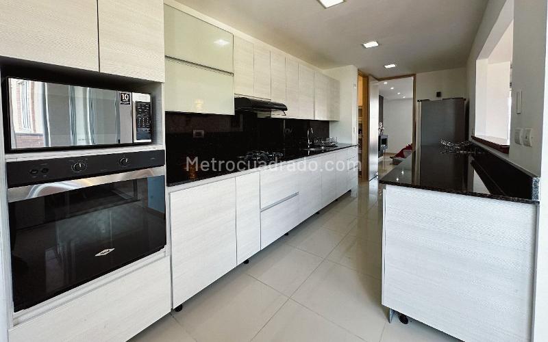 Luxury 3BR Apartment with Private Terrace in El Poblado - 7