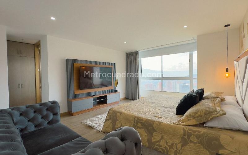 Luxury 3BR Apartment with Private Terrace in El Poblado - 9