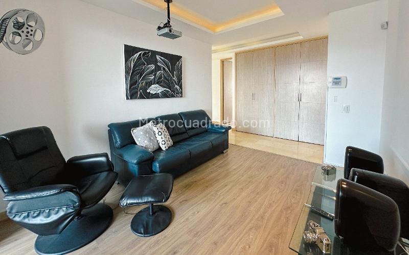 Luxury 3BR Apartment with Private Terrace in El Poblado - 4
