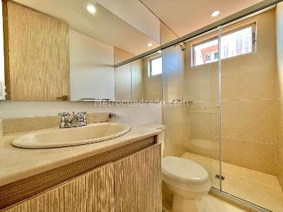 Apartamento de 3 alcobas en arriendo en Laureles, Medellín, 115 m² · foto 14 de 18