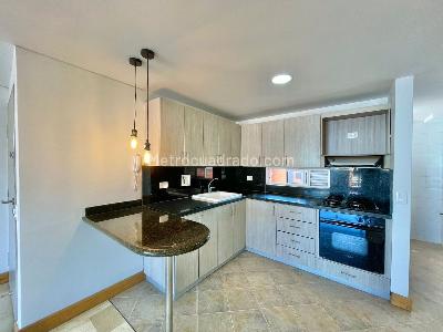 Apartamento de 3 alcobas en arriendo en Laureles, Medellín, 115 m² · foto 7 de 18