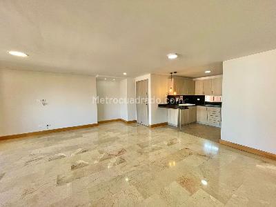 Apartamento de 3 alcobas en arriendo en Laureles, Medellín, 115 m² · foto 3 de 18