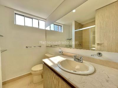 Apartamento de 3 alcobas en arriendo en Laureles, Medellín, 115 m² · foto 8 de 18