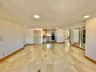 Apartamento de 3 alcobas en arriendo en Laureles, Medellín, 115 m² · foto 4 de 18