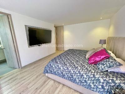 Apartamento de 3 alcobas en arriendo en Poblado Alto, Medellín, 245 m² · foto 16 de 20