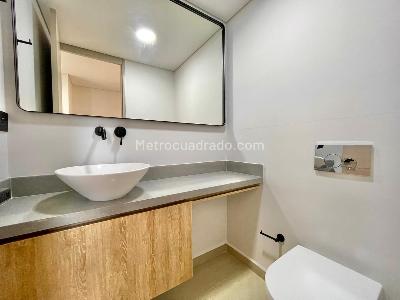 Apartamento de 3 alcobas en venta en El Tesoro, Medellín, 230 m² · foto 7 de 17