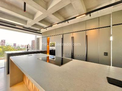 Apartamento de 3 alcobas en venta en El Tesoro, Medellín, 230 m² · foto 4 de 17