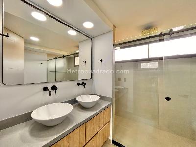 Apartamento de 3 alcobas en venta en El Tesoro, Medellín, 230 m² · foto 10 de 17