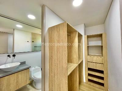 Apartamento de 3 alcobas en venta en El Tesoro, Medellín, 230 m² · foto 15 de 17