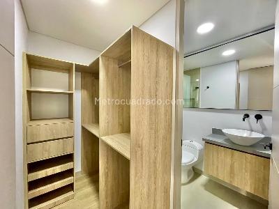 Apartamento de 3 alcobas en venta en El Tesoro, Medellín, 230 m² · foto 13 de 17