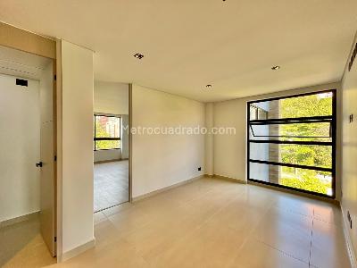 Apartamento de 3 alcobas en venta en El Tesoro, Medellín, 230 m² · foto 14 de 17