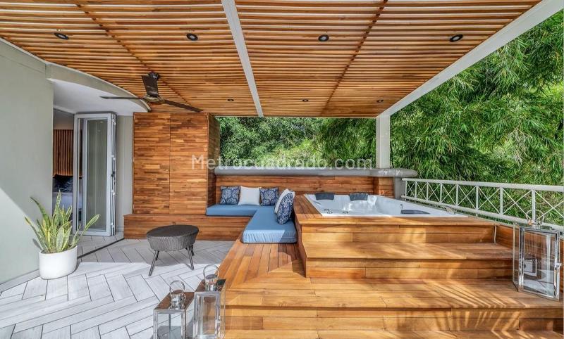 Exclusive 3BR Apartment in El Poblado Alto - 2