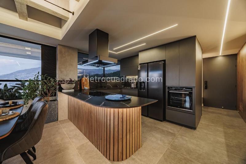 Apartamento de Lujo de 3 Alcobas con Vistas Panorámicas en El Poblado - 7