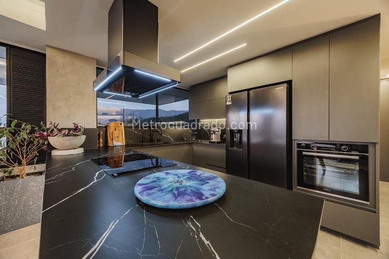 Apartamento de Lujo de 3 Alcobas con Vistas Panorámicas en El Poblado - 9