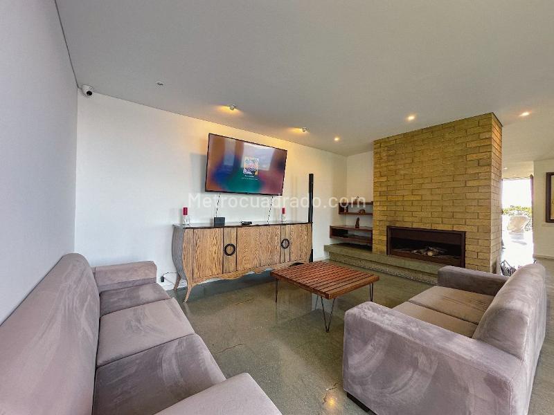 Unique 4BR Mansion in Alto De Las Palmas - 8