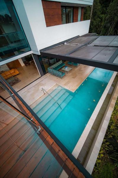 Exclusive 5BR House with Private Pool in La Calera - 4