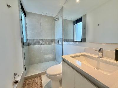 Apartamento de 3 alcobas en arriendo en El Poblado, Medellín, 167 m² · foto 18 de 18