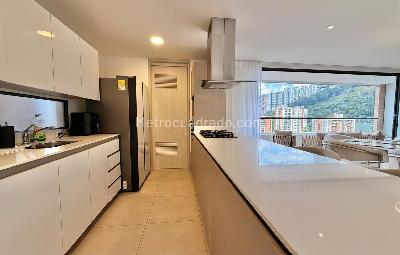 Apartamento de 3 alcobas en arriendo en El Poblado, Medellín, 167 m² · foto 8 de 18