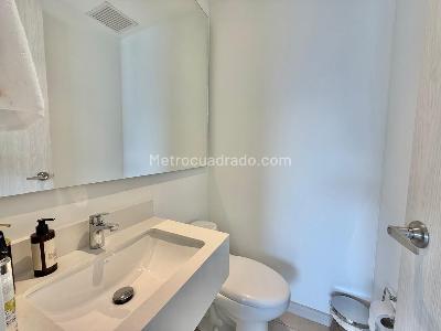Apartamento de 3 alcobas en arriendo en El Poblado, Medellín, 167 m² · foto 10 de 18