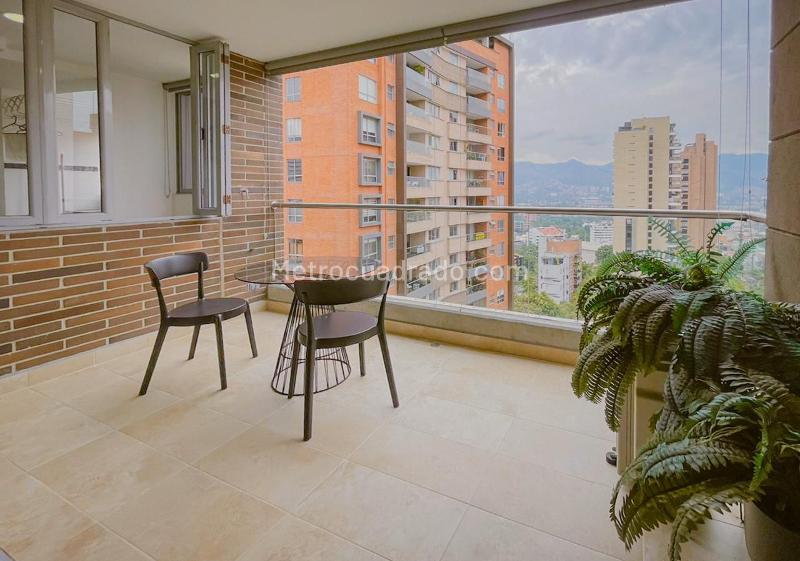 Luxury 3BR Apartment in Exclusive Medellín Area - 2