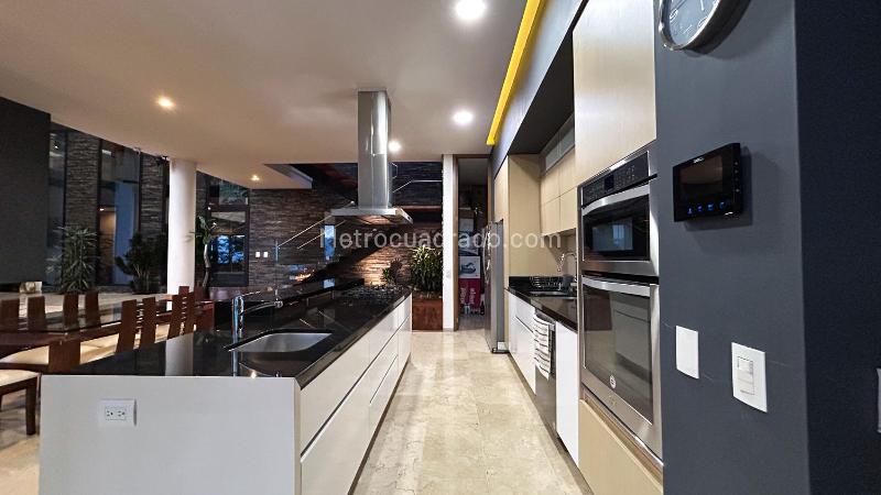 Modern 4BR Country House Near City in Altos del Poblado - 8